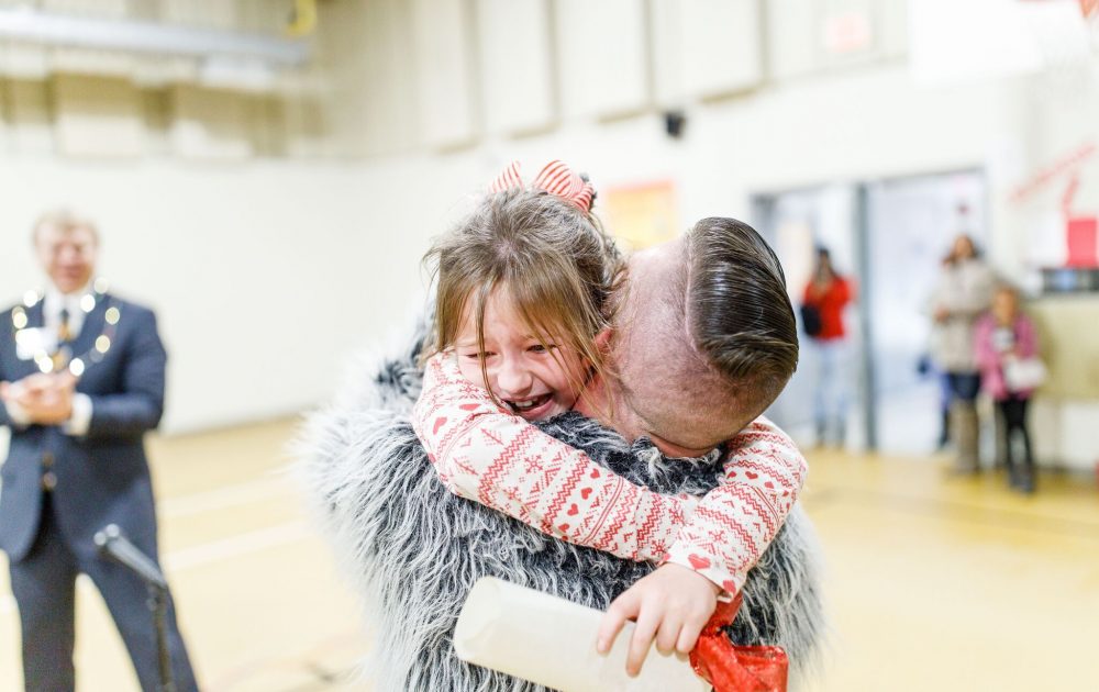 Homecoming: US Navy Sailor Surprises Daughter During Christmas Performance at West End Elementary School