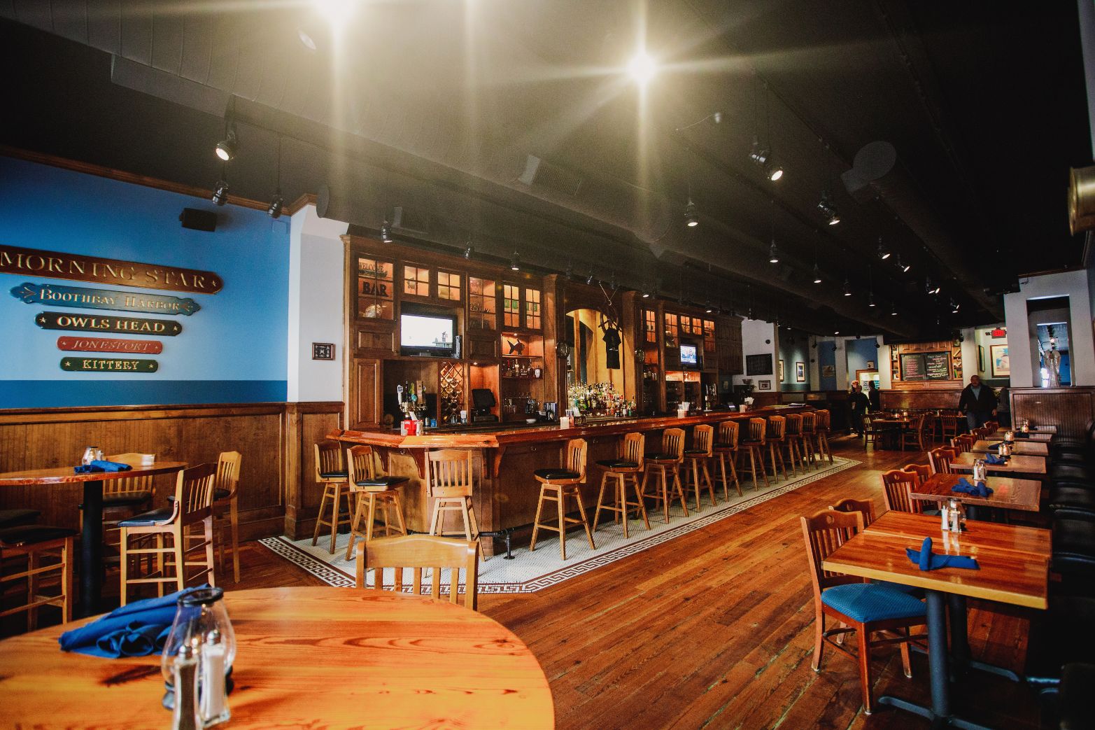 Cartersvilles Seafood Restaurant Main Street Coastal - Read V3