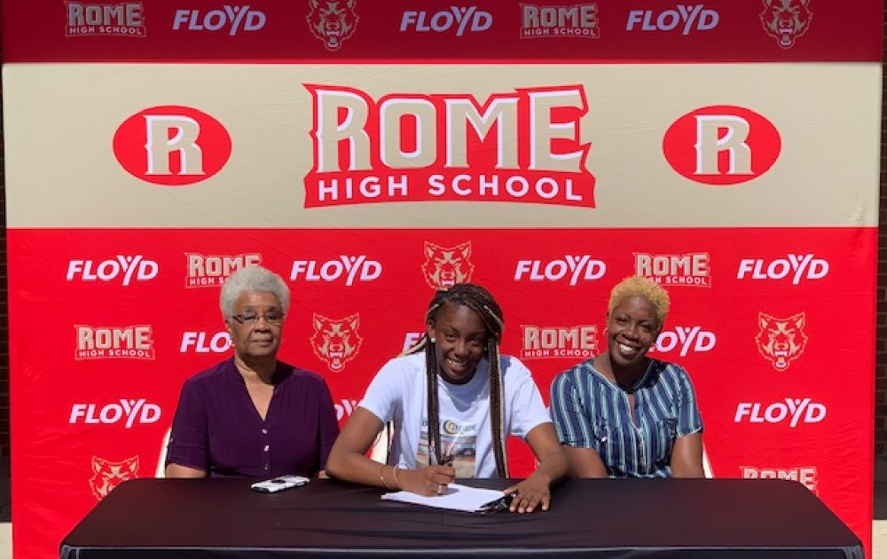 Amberly Brown of Rome High Signs Scholorship