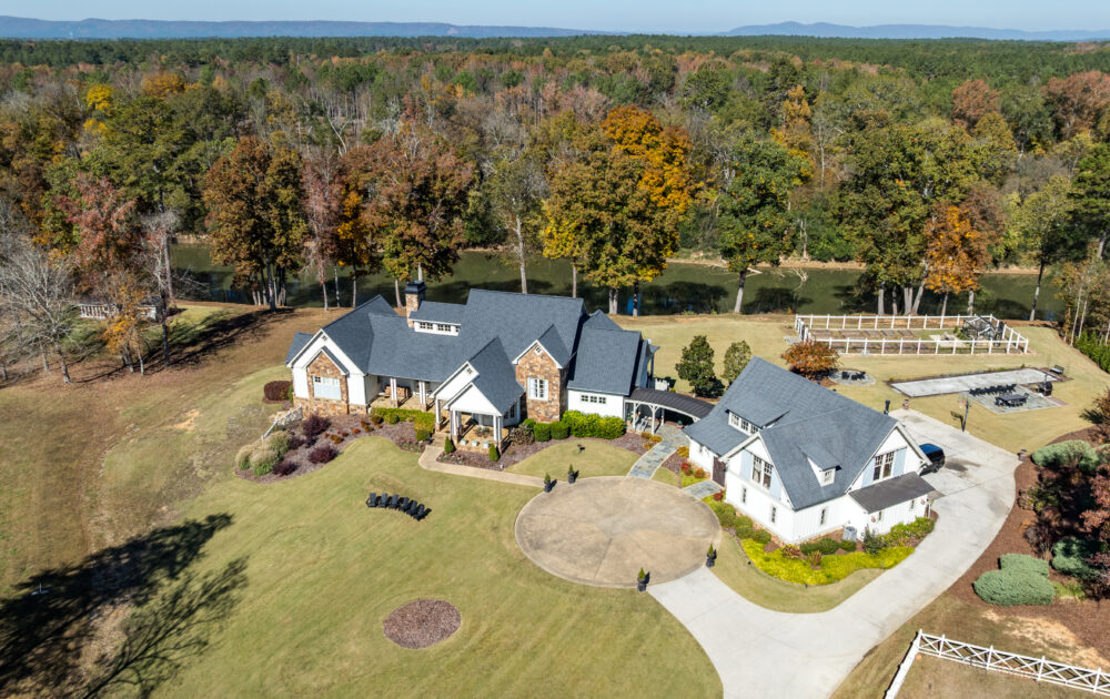 Hardy Home: Riverside Retreat